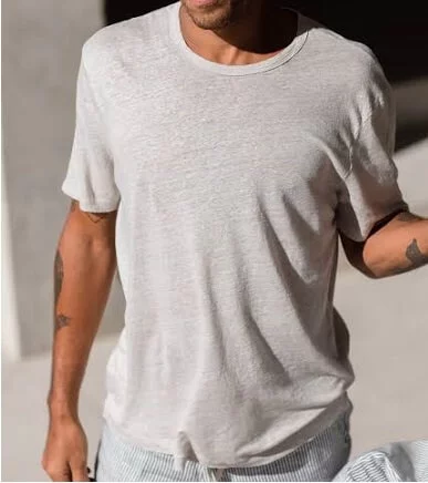 12 Best T-Shirts for Big Guys Of All Body Types in 2024